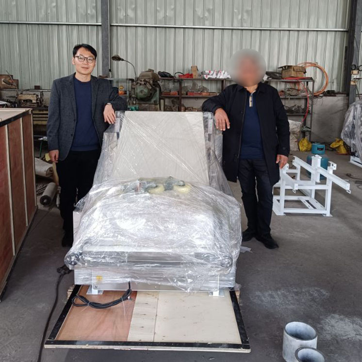 A Turkish customer visits a pizza base forming machine