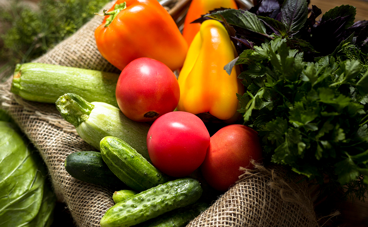 flat-lay-assortment-fresh-autumnal-vegetables
