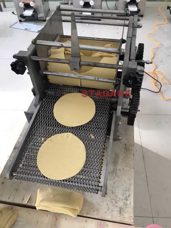 corn tortilla making machine.jpg